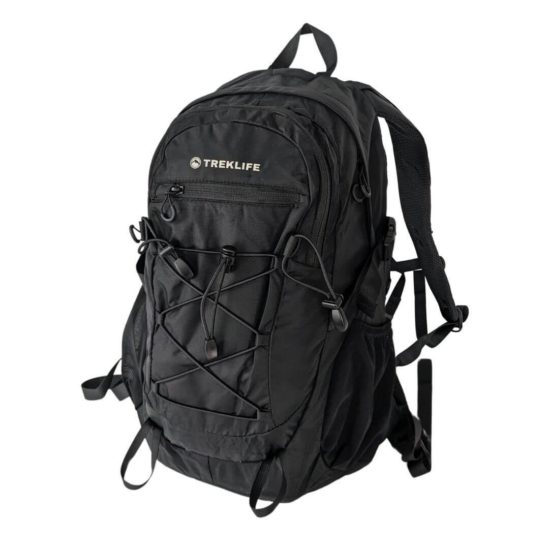 Treklife Daypack 20L dagsrygsæk i sort med integreret regnslag